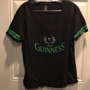 4/$20⭐️ Women’s 2X black tee -Guinness black/grn